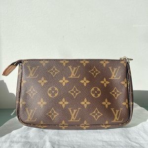 LOUIS VUITTON VINTAGE MONOGRAM POCHETTE ACCESSOIRES